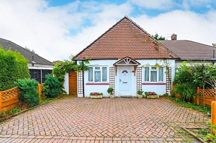 3 Bedroom Bungalow To Rent In Clare Crescent, Leatherhead, KT22