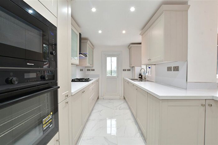 2 Bedroom Semi-Detached House For Sale In Bosworth Road, Dagenham, Essex, RM10