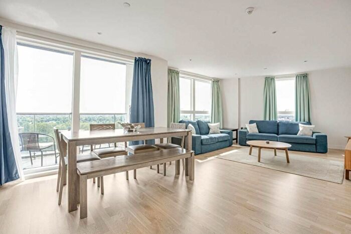 3 Bedroom Flat To Rent In Pump House Crescent, Brentford, TW8