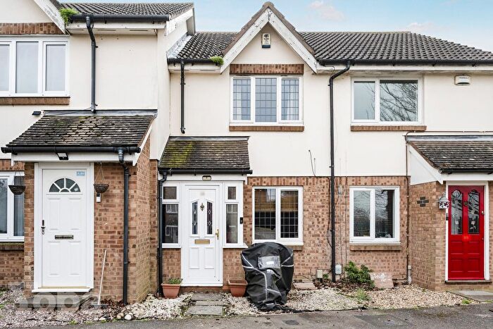 2 Bedroom Terraced House For Sale In Richmond Drive, Gravesend, DA12