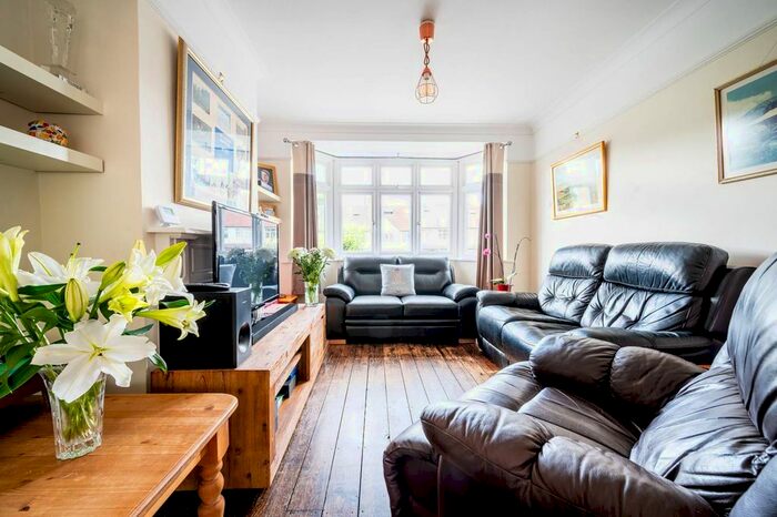 3 Bedroom Property To Rent In Tartar Road, Cobham, KT11