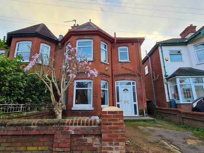 3 Bedroom Semi-Detached House To Rent In Wilton Road, Southampton, Hampshire, SO15