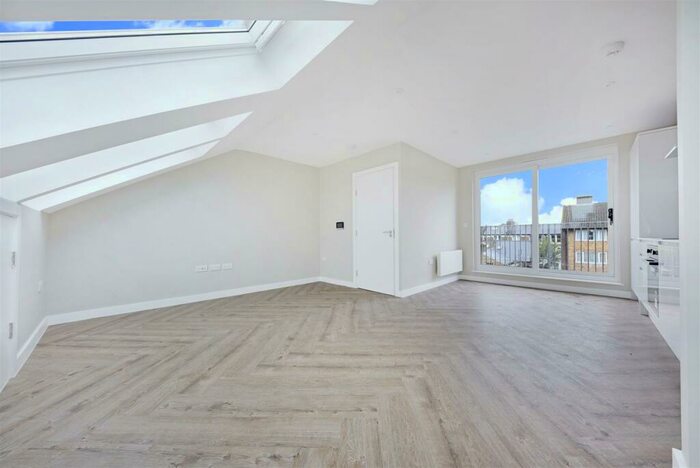 2 Bedroom Apartment To Rent In Median Road, Hackney, E5