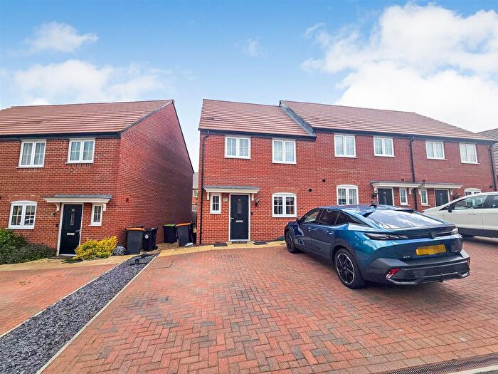 3 Bedroom End Of Terrace House For Sale In Dragonfly Crescent, Biddenham, Bedford, MK40