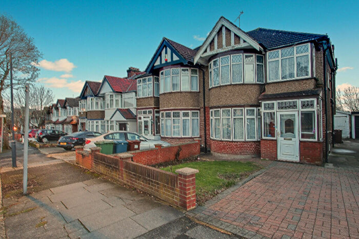 3 Bedroom Semi Detached House For Sale In Cavendish Avenue, HA1