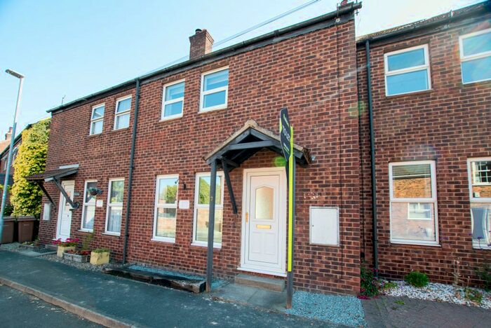 2 Bedroom Terraced House To Rent In Main Street, Hull, HU11