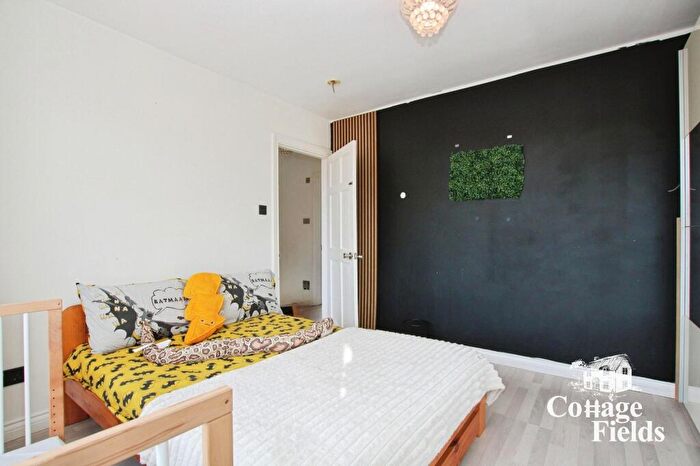 4 Bedroom Terraced House To Rent In Cedar Avenue, Enfield, EN3