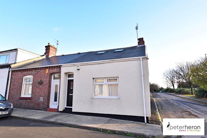 2 Bedroom Cottage To Rent In Abbay Street, Southwick, Sunderland, SR5