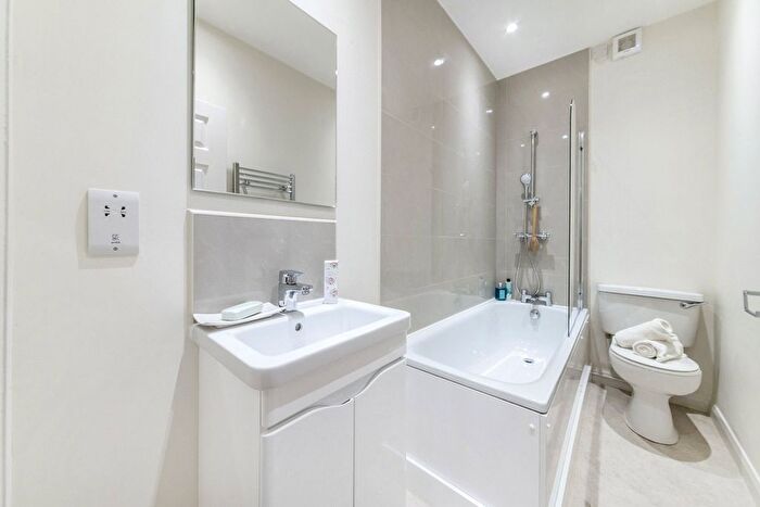 1 Bedroom Flat To Rent In Chester House, - Eccleston Place, SW1W