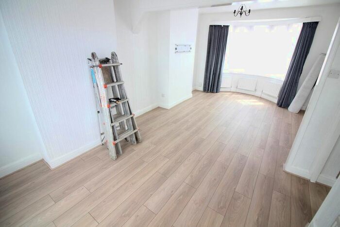 3 Bedroom End Terrace House To Rent In Rosecroft Road, Southall, UB1