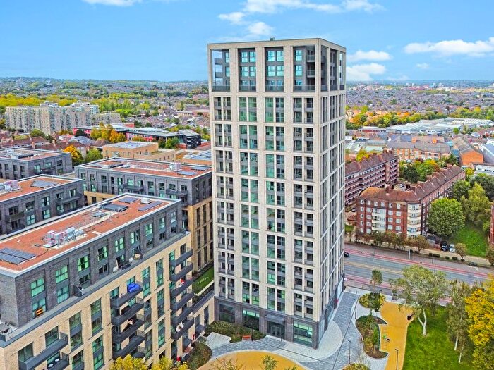 1 Bedroom Flat To Rent In Emperor Point, Dragonfly Walk, N4