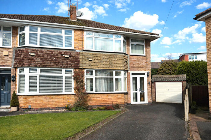 3 Bedroom Semi Detached House For Sale In River Close, Bedworth, CV12