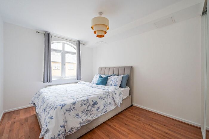 1 Bedroom Flat For Sale In Cold Harbour, Docklands, London, E14