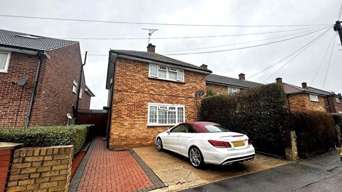 3 Bedroom End Terrace House For Sale In Chatfield, Slough, Berkshire, SL2