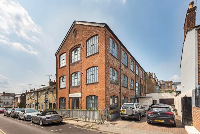 2 Bedroom Flat To Rent In Inkerman Road St. Albans, AL1