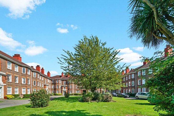 2 Bedroom Flat To Rent In Bromyard Avenue, London, W3