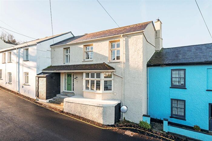 4 Bedroom Terraced House For Sale In Hill Head, Penryn, TR10