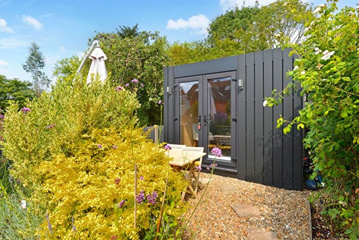 3 Bedroom Semi-Detached House For Sale In The Mount, Cranleigh, GU6