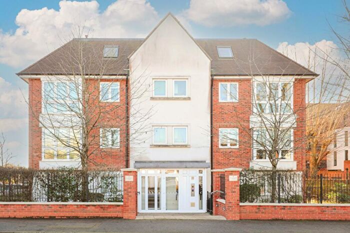 2 Bedroom Flat To Rent In Pembroke Road, Ruislip, HA4