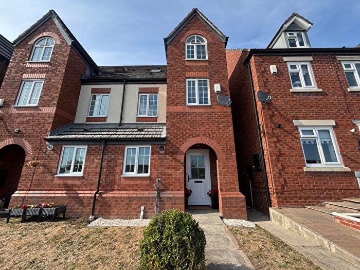 3 Bedroom Semi Detached House For Sale In Gibson Close, Littledale, L33