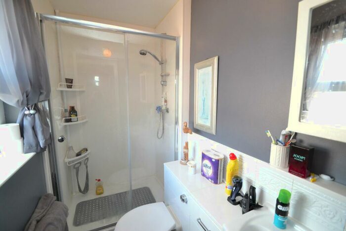 3 Bedroom End Of Terrace House For Sale In The Mistal, Thackley, BD10