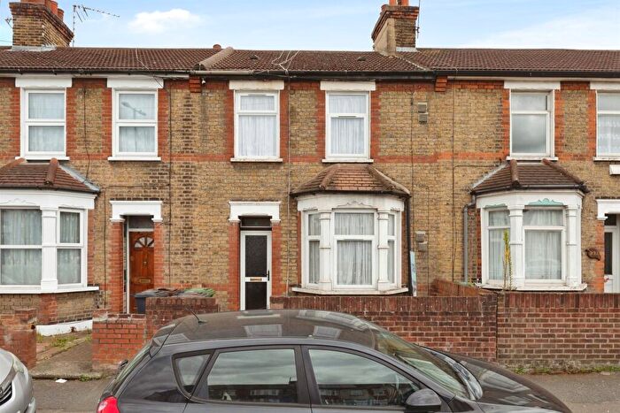 3 Bedroom Terraced House For Sale In Ripple Road, Barking, IG11