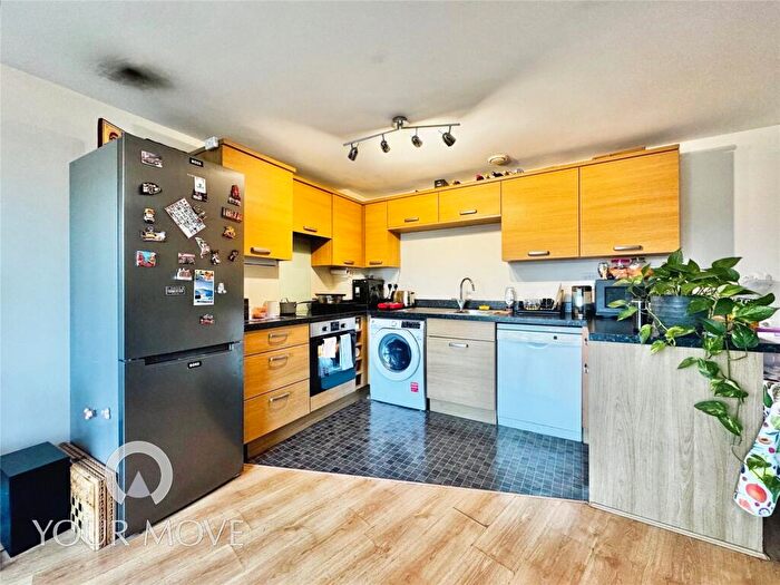 2 Bedroom Flat For Sale In Morris Walk, Dartford, Kent, DA1