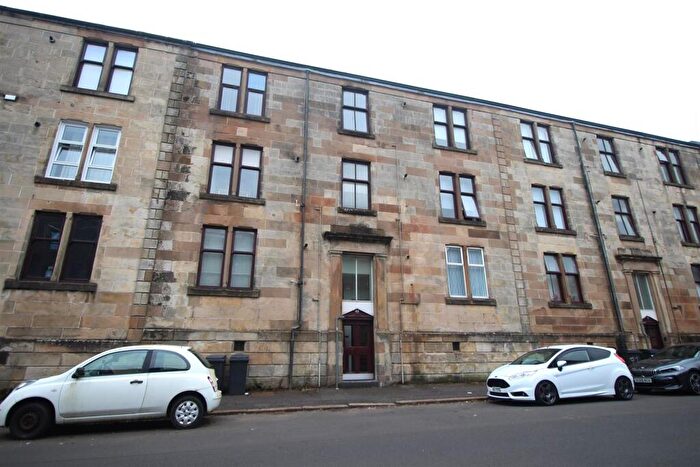 2 Bedroom Flat To Rent In Dempster Street, Greenock, PA15