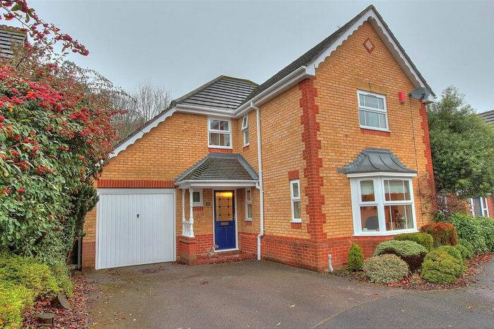 4 Bedroom Detached House To Rent In Acorn Grove, Knightwood Park, Chandlers Ford SO53