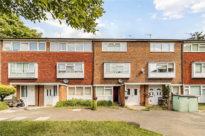 2 Bedroom Apartment To Rent In Oakways, Eltham, SE9