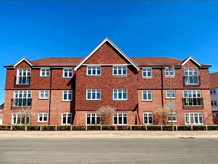 2 Bedroom Flat To Rent In Thistle House, Emerald Avenue, GU51