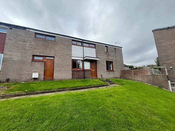 4 Bedroom Semi-Detached House For Sale In Bawn Walk, Leeds, LS12