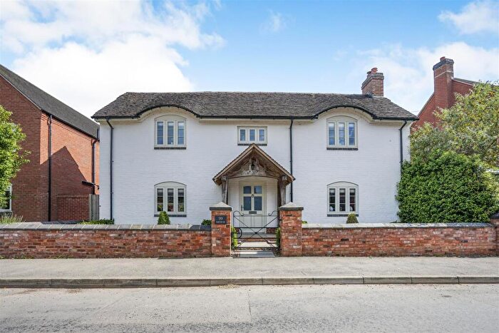 4 Bedroom Detached House For Sale In Barton Road, Congerstone, CV13