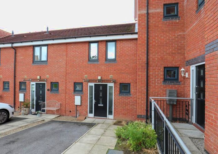 3 Bedroom Property To Rent In Oxclose Park Rise, Halfway, Sheffield, S20
