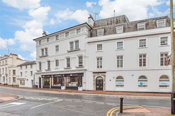 2 Bedroom Flat For Sale In Nevill Street, Tunbridge Wells, Kent, TN2