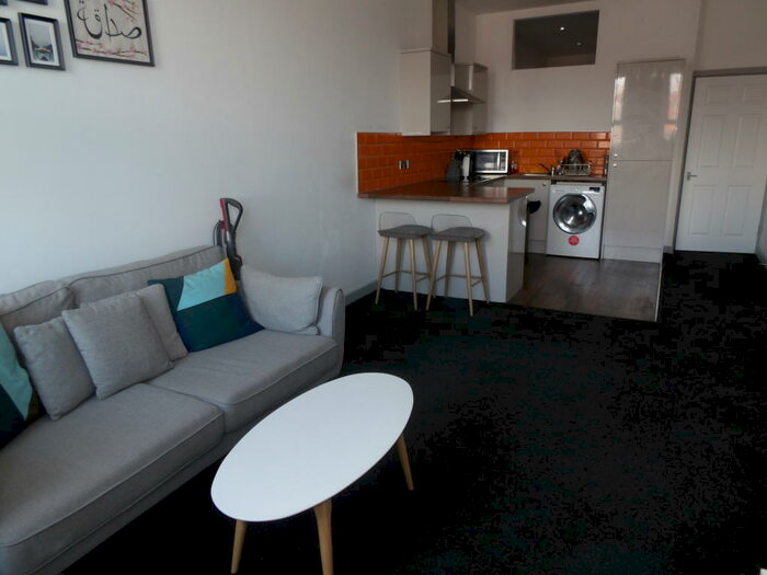 1 Bedroom Apartment To Rent In Newspaper House, BB1