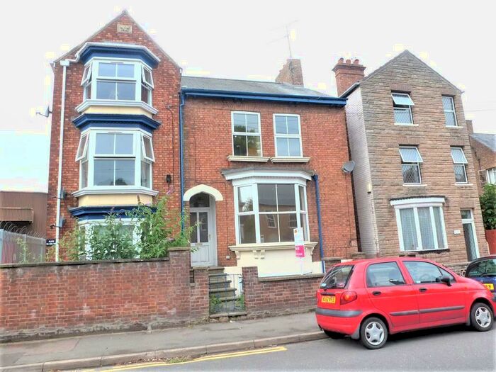 4 Bedroom Semi-Detached House To Rent In St Augustines Road, Wisbech, PE13