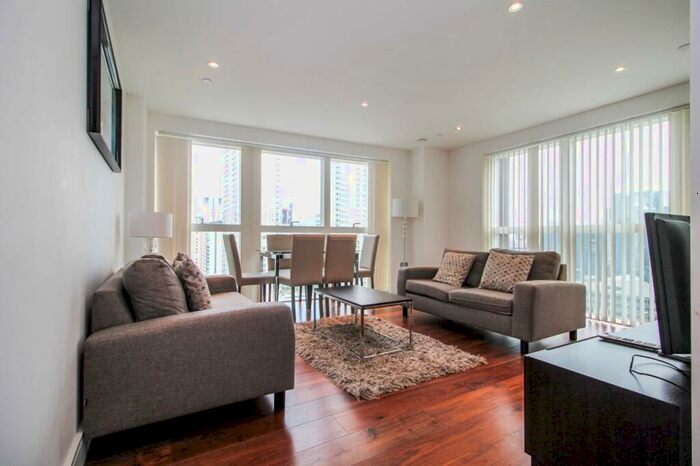 3 Bedroom Flat To Rent In Lincoln Plaza, Canary Wharf, London, E14