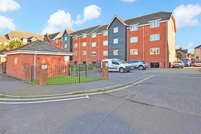2 Bedroom Flat To Rent In Priory Avenue, Southampton, SO17