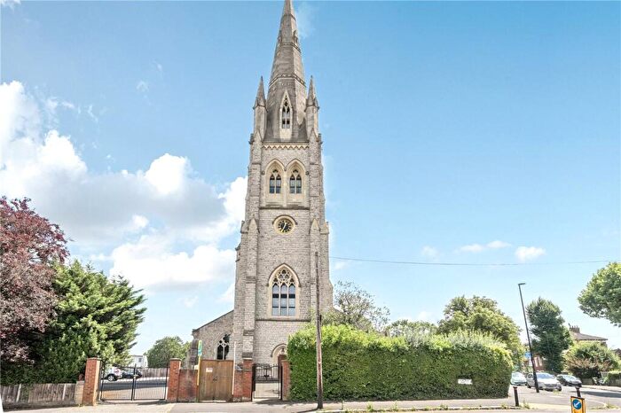 2 Bedroom Apartment For Sale In The Apostles, Church Rise, London, SE23