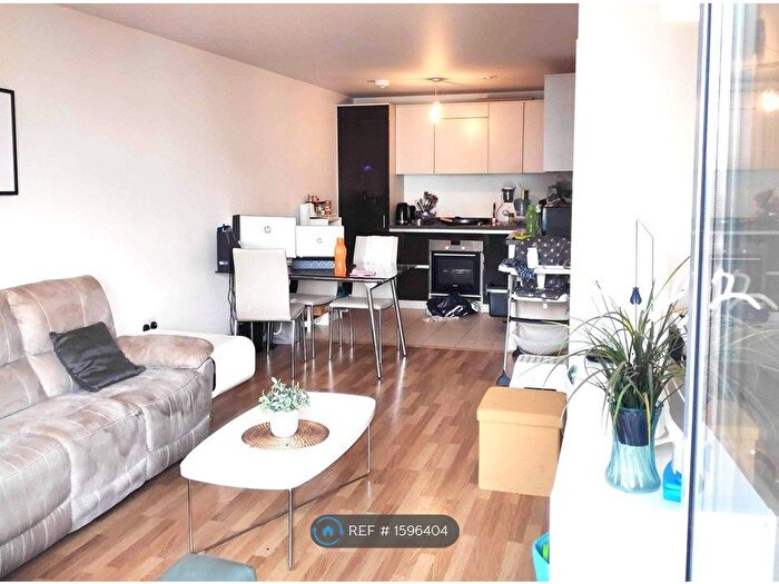 2 Bedroom Flat To Rent In Quadrant Court, Wembley, HA9