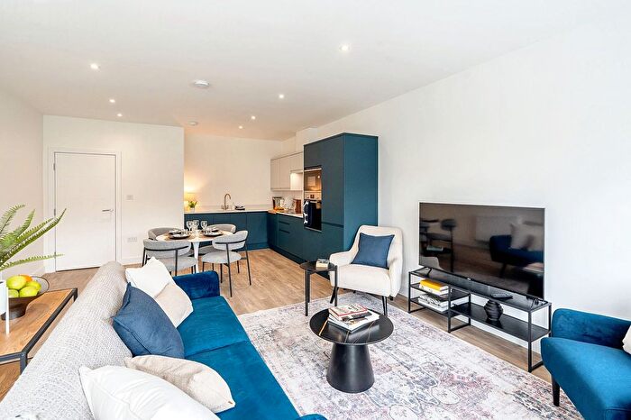 2 Bedroom Flat For Sale In St Andrews Court, Wellington Street, OX9