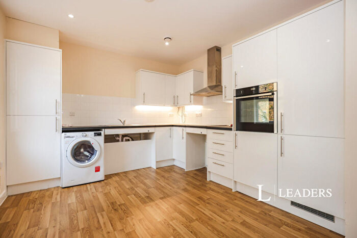 1 Bedroom Flat To Rent In St. Peters Gardens, Marefair, Northampton, NN1