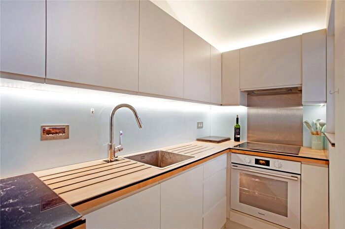 1 Bedroom Flat For Sale In Penywern Road, London, SW5