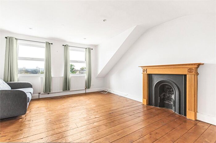 1 Bedroom Apartment To Rent In Thistlewaite Road, Hackney, London, E5