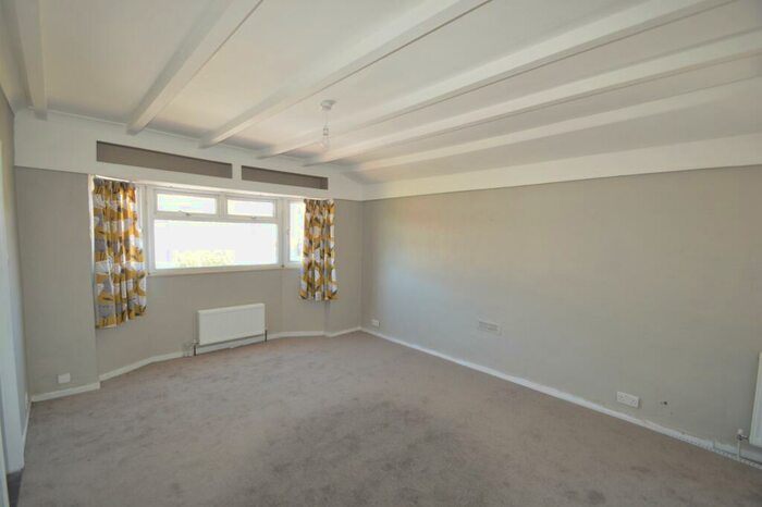 2 Bedroom Maisonette To Rent In Furnival Avenue, Slough, Berkshire, SL2