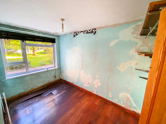 2 Bedroom Flat For Sale In Flat, Carlton Court, Hulse Road, Southampton, SO15