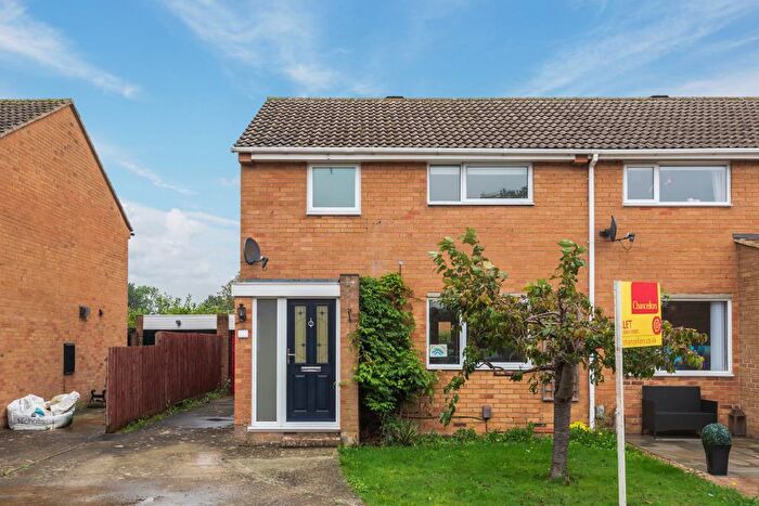 3 Bedroom Semi-Detached House To Rent In Kidlington, Oxfordshire, OX5