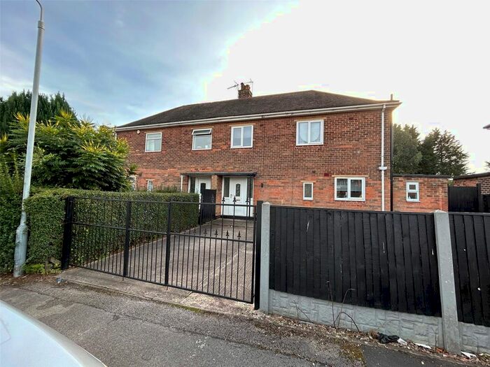 3 Bedroom Semi-Detached House To Rent In Laughton Crescent, Hucknall, Nottingham, Nottinghamshire, NG15