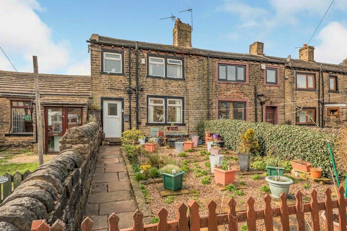 2 Bedroom Property To Rent In Sunny Lea Terrace, Odsal Road, Bradford, BD6